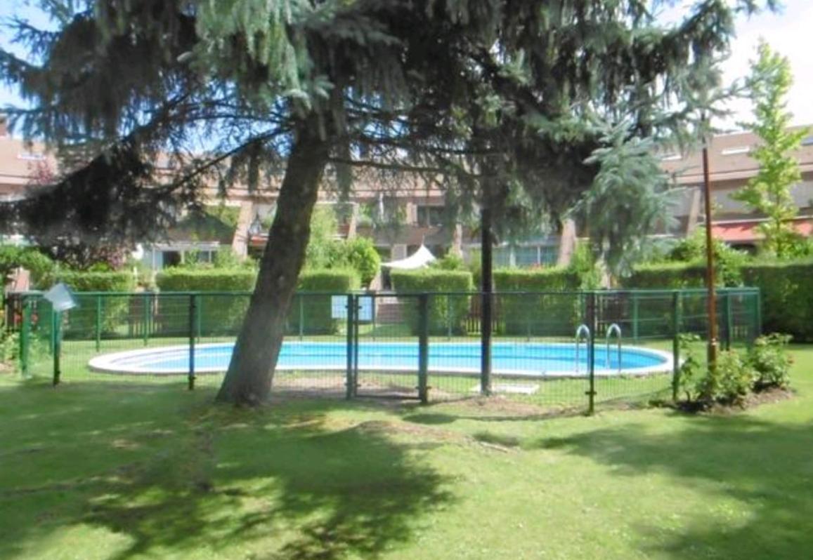 Alojamientos Castellana Jardin 1 Y 2 Parking Y Piscina Gratis!! Burgo エクステリア 写真